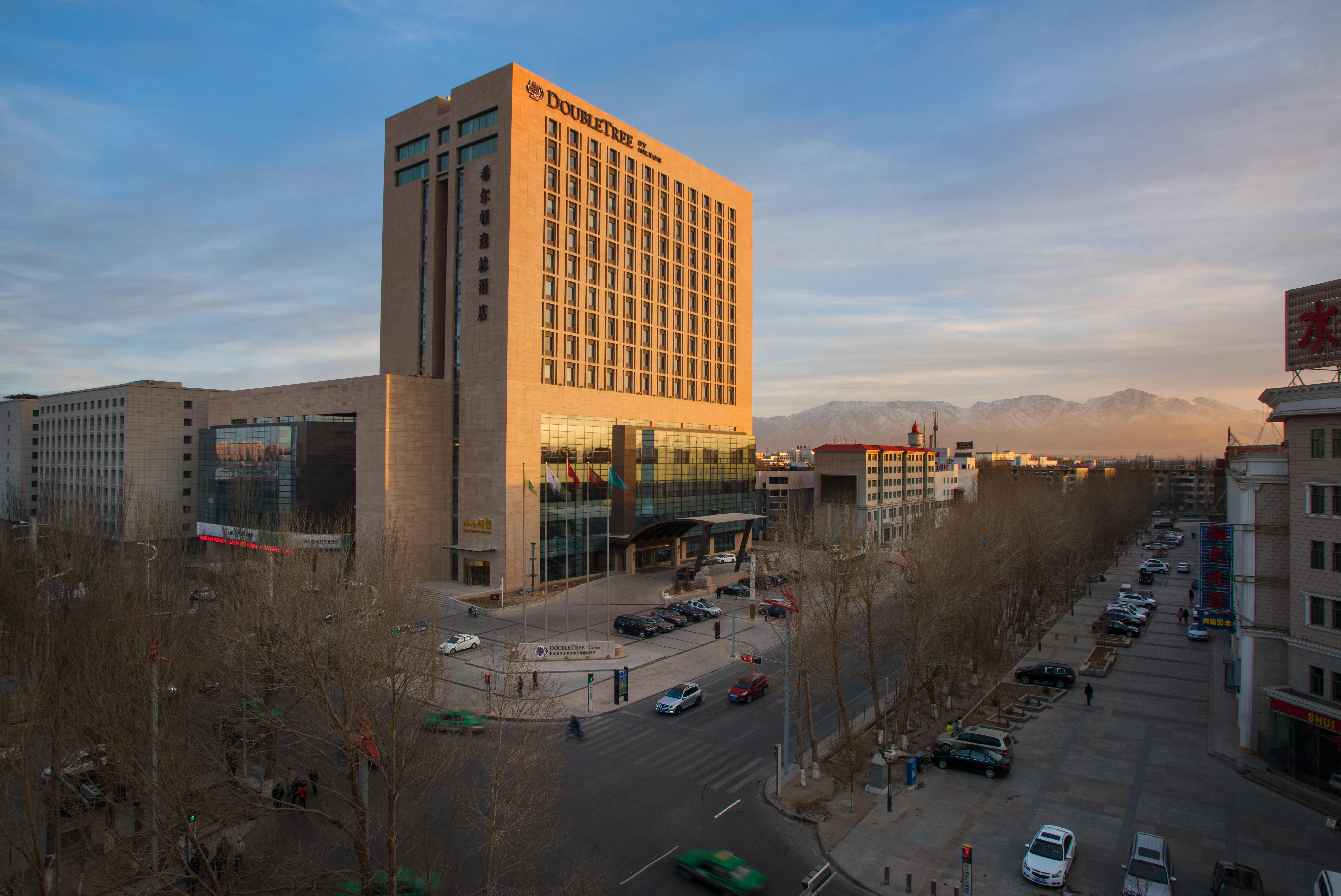 Doubletree By Hilton Qinghai - Golmud Hotel Exterior photo